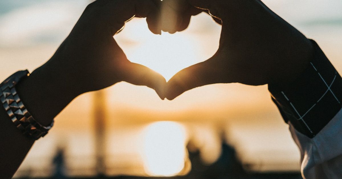 Heartwarming relationship quotes to spark love - image description